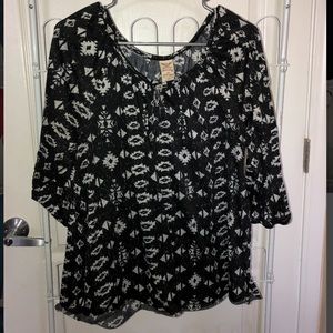 Printed black and white shirt